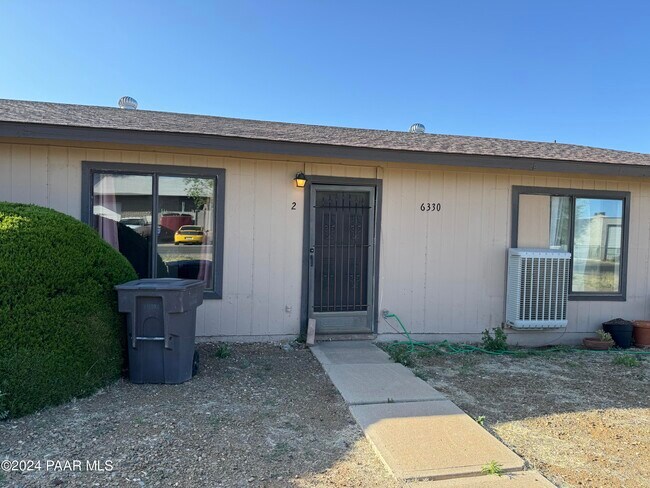 Primary Photo - 6330 E Copper Hill Dr