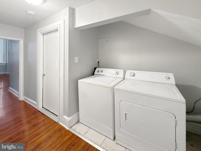 Building Photo - 1812 McCulloh St