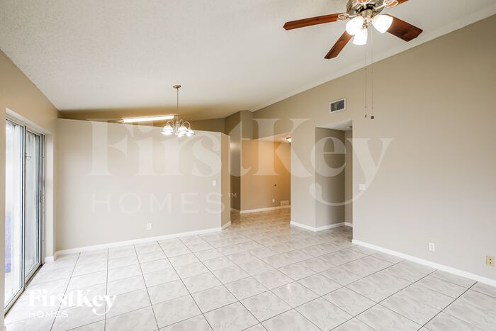 Building Photo - 6553 Bayfront Dr
