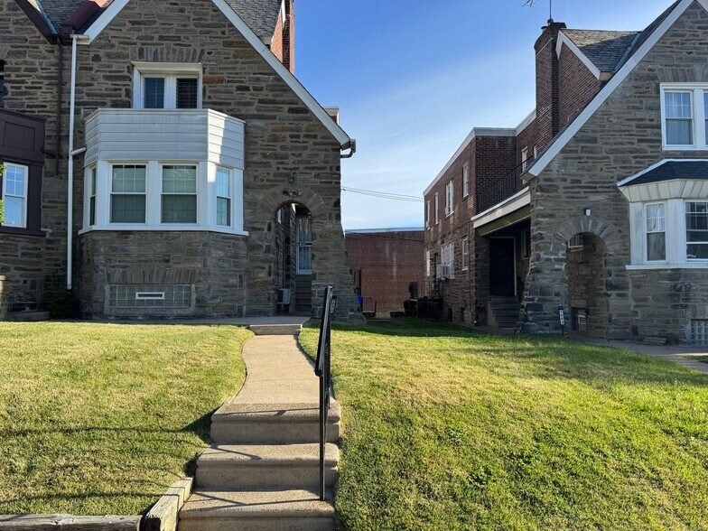 Building Photo - 1905 W Olney Ave