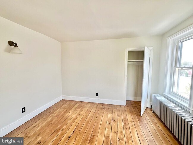 Building Photo - 52 Bayard St