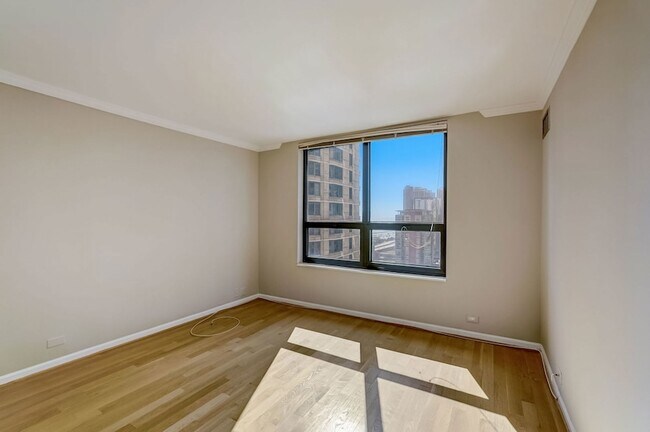 Building Photo - 401 E Ontario St