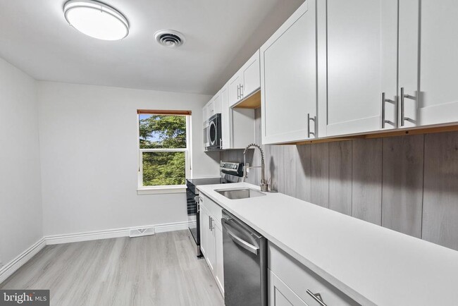 Building Photo - 107 Ellerbe Dr