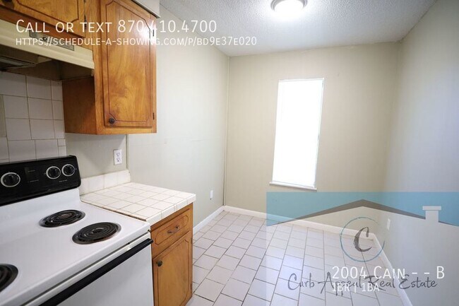 Building Photo - Recently renovated 1 bed, 1 bath apt - was...