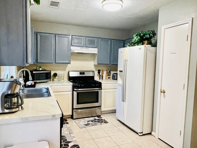 Building Photo - 118 Willoughby Ct