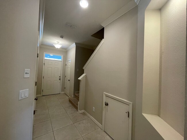 Building Photo - 1061 Amber Leaf Trl