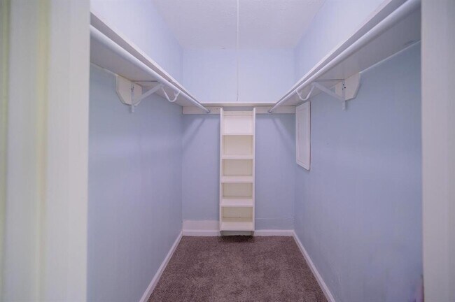 Building Photo - 326 Windsor Square