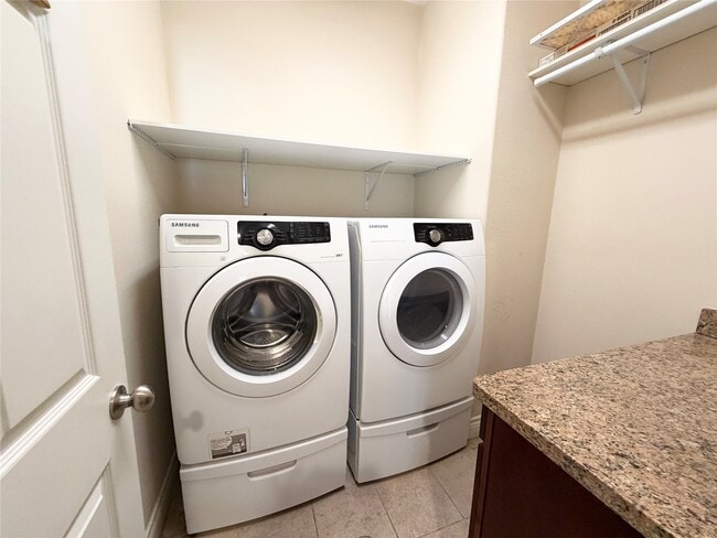 Building Photo - 5430 Crooms St