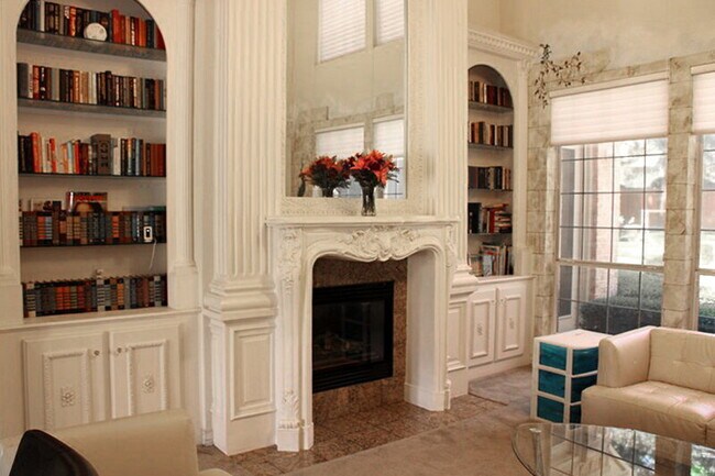 Building Photo - "Spacious Elegance: Discover Your Dream 5-...