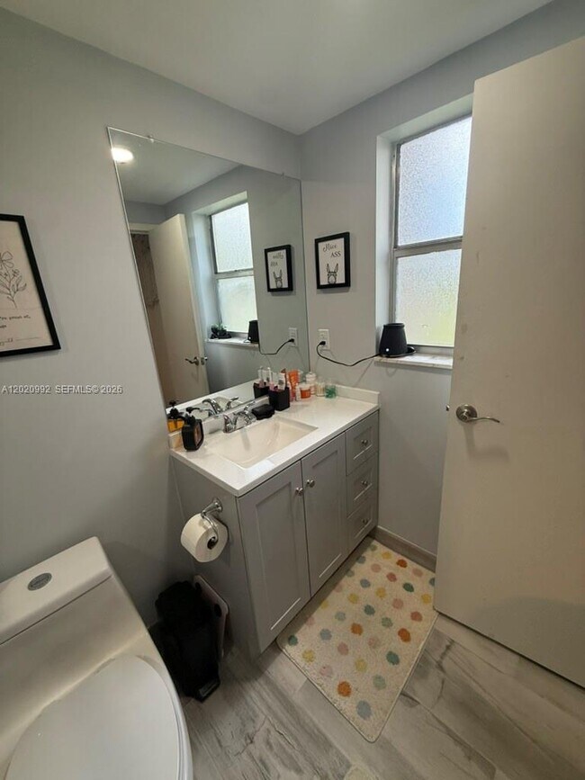 Building Photo - 1810 SW 81st Ave