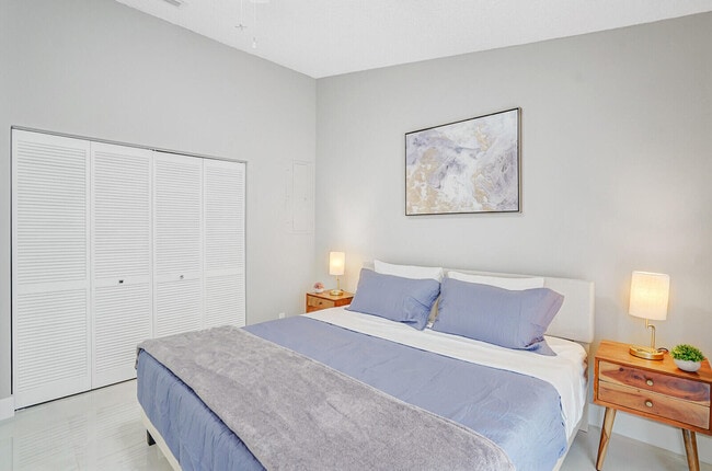 Building Photo - 1329 Periwinkle Pl