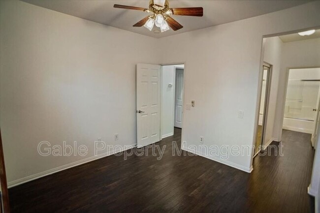 Building Photo - 27023 Fairway Ln