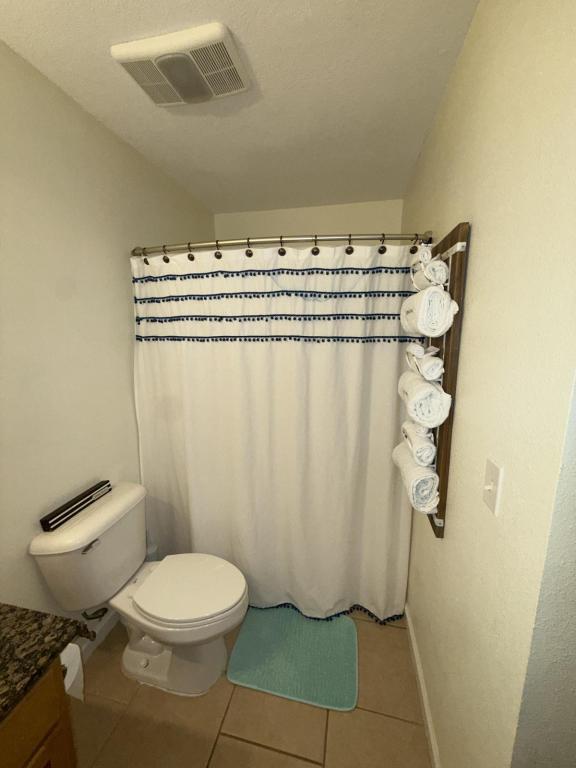 Building Photo - 1131 Century Oaks Dr