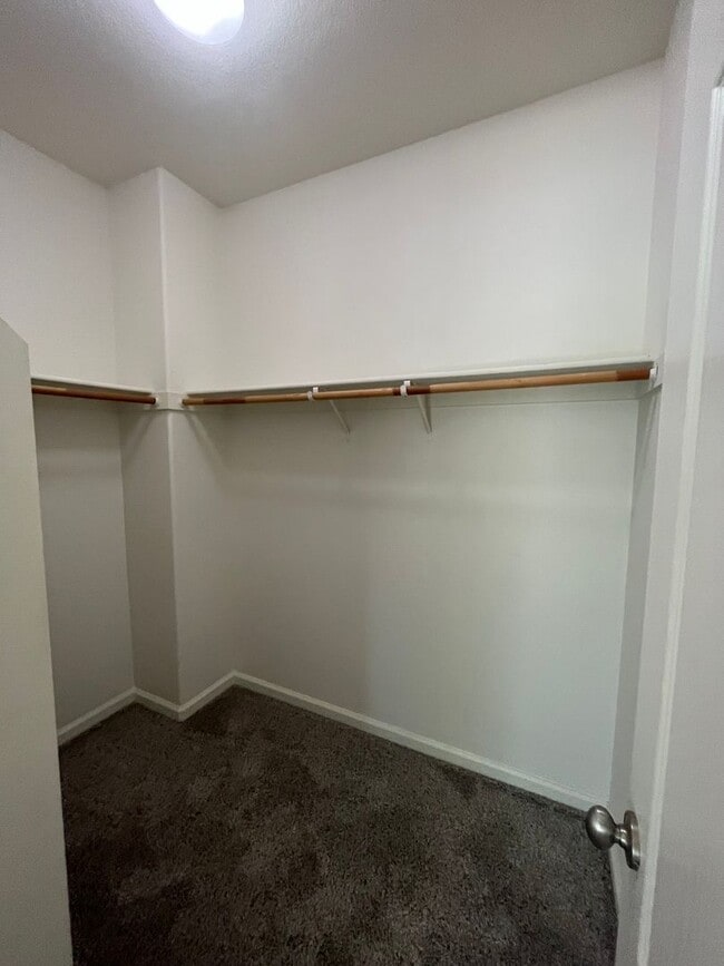 Building Photo - HAMPTON VILLAGE - 2 BR / 2 BA CONDO AVAILABLE NOW!