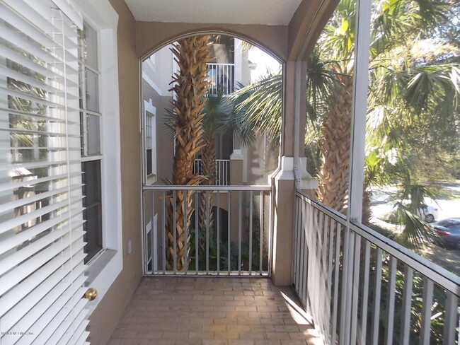 Building Photo - 10550 Baymeadows Rd