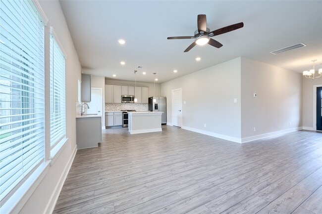 Building Photo - 10533 Preserve Wy