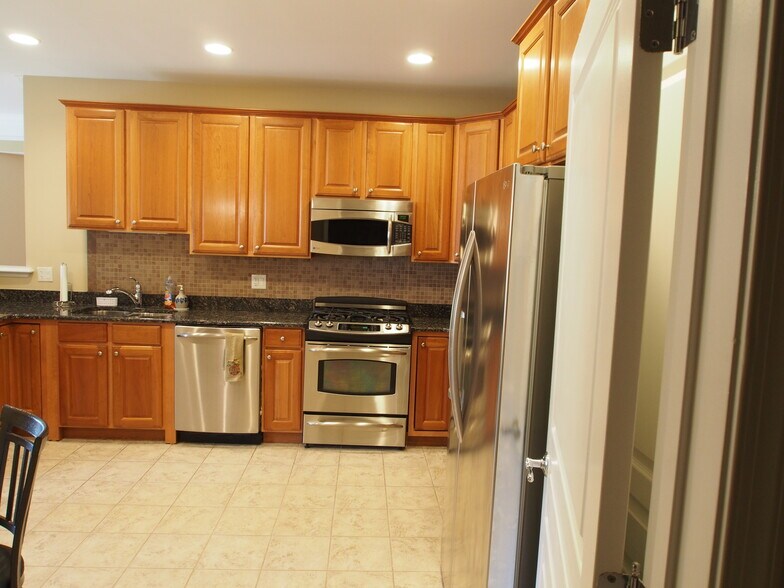 Building Photo - 3412 Warrens Way