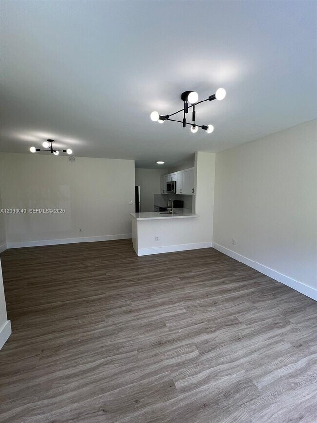 Building Photo - 2685 W 66th St