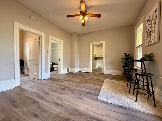 Building Photo - 280 Mason Ave