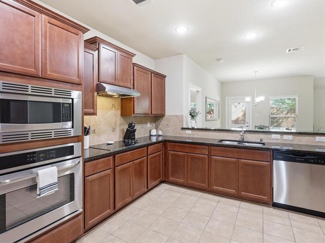 Building Photo - 609 Racine Dr