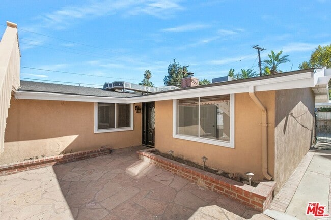 Building Photo - 20500 Archwood St