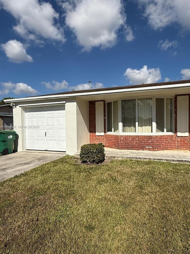 Building Photo - 9501 SW 62nd St