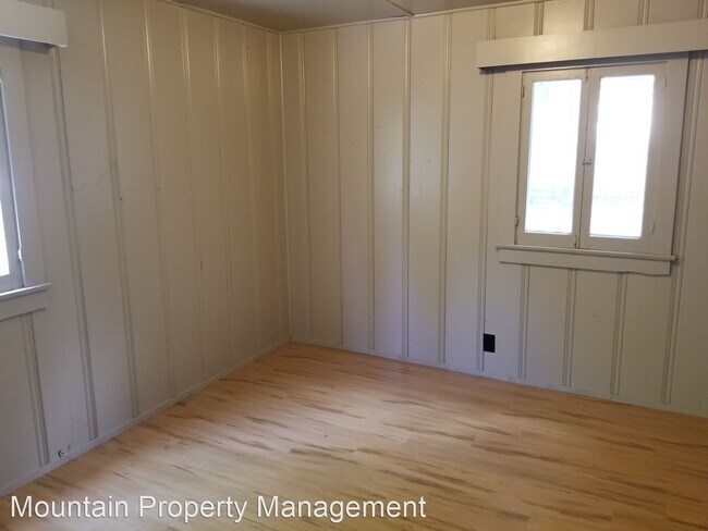 Building Photo - 1 br, 1 bath House - 22968 Oak Lane