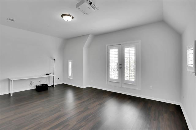 Building Photo - 410 Aylesbury Ct