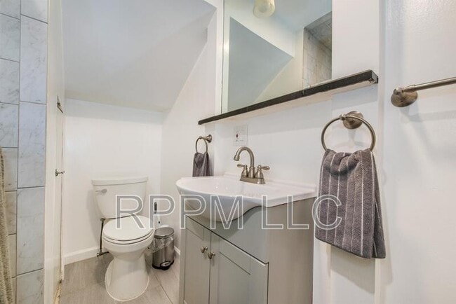 Building Photo - 146 Sussex St