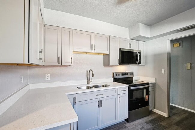 Building Photo - 1911 22nd Ave S