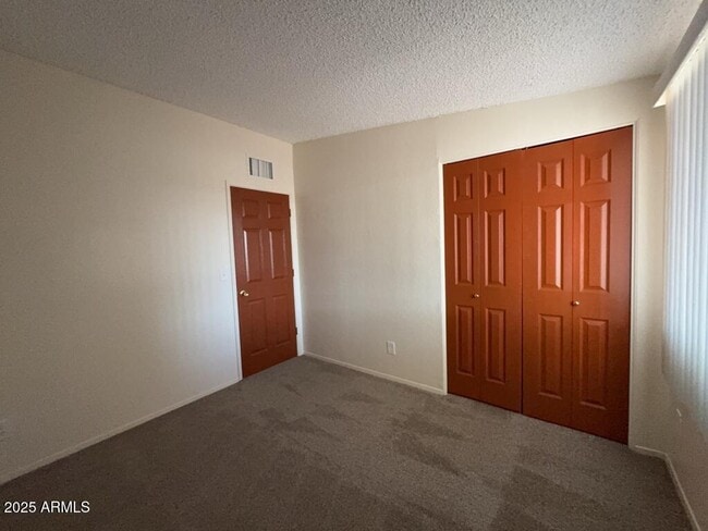 Building Photo - 3733 Sparrow Dr