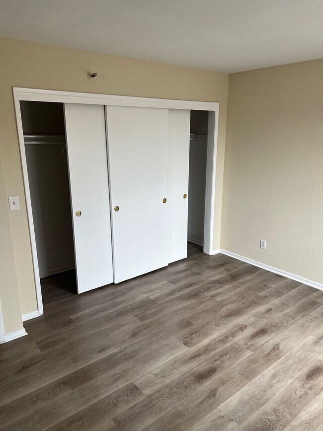 Building Photo - 3301 W 139th St