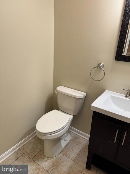 Building Photo - 8825 Goose Landing Cir