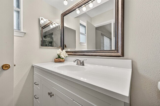 Building Photo - 6822 Dusty Dawn Dr