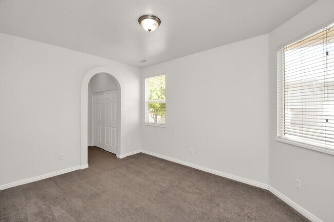 Building Photo - 286 Caleb Dr