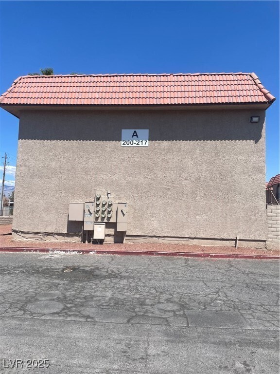 Building Photo - 4300 N Lamont St