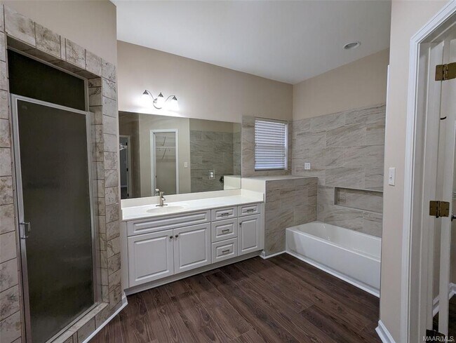 Building Photo - 8924 Cotswold Ct