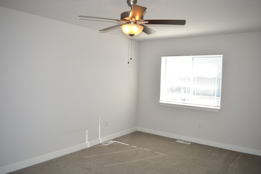 Building Photo - 4940 Innovation Dr