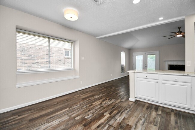 Building Photo - 13002 Kingsmill Dr