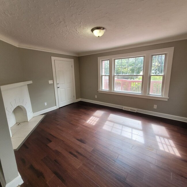 Building Photo - 2624 Portman Ave