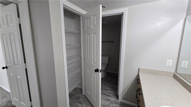 Building Photo - 6955 N Durango Dr