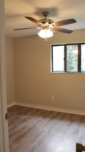 Building Photo - 1356 Linda Ann Dr
