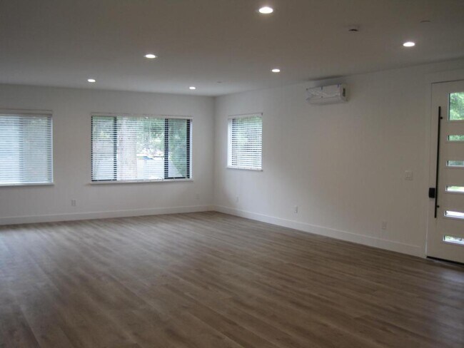Building Photo - 212 SW 129th St