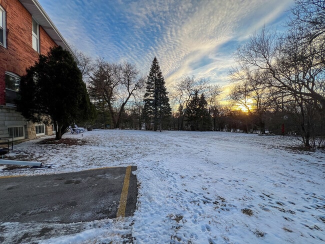 Building Photo - 4380 Central Ave