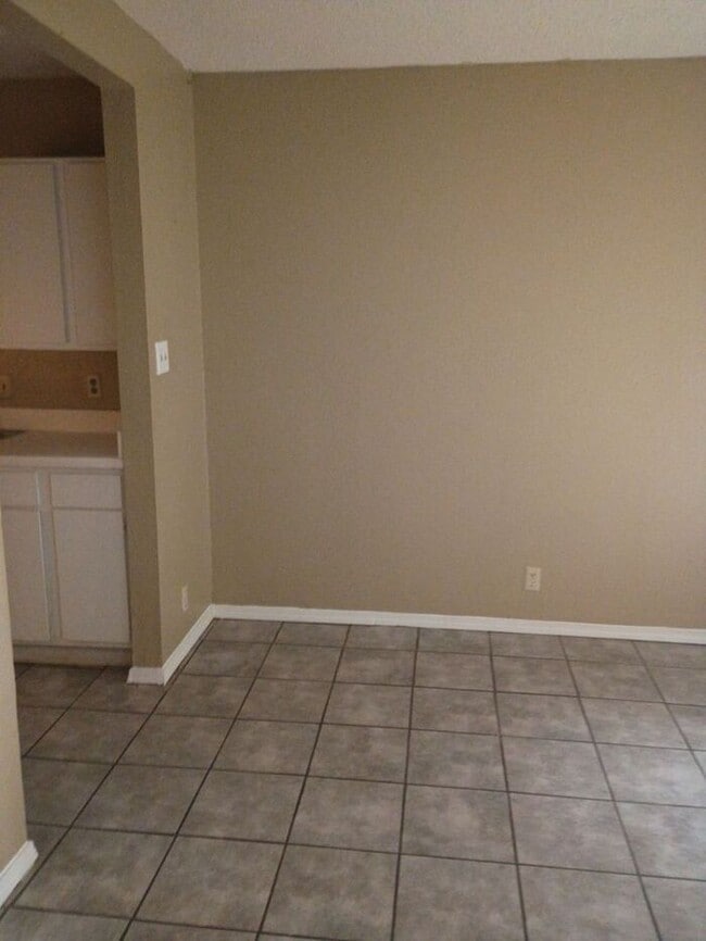 Building Photo - Fall IN TO GREAT DEALS