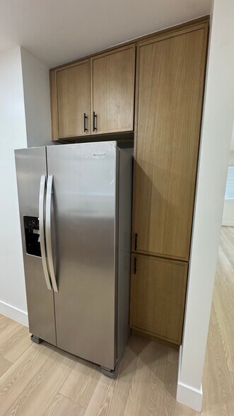 Building Photo - 3443 E 8th St