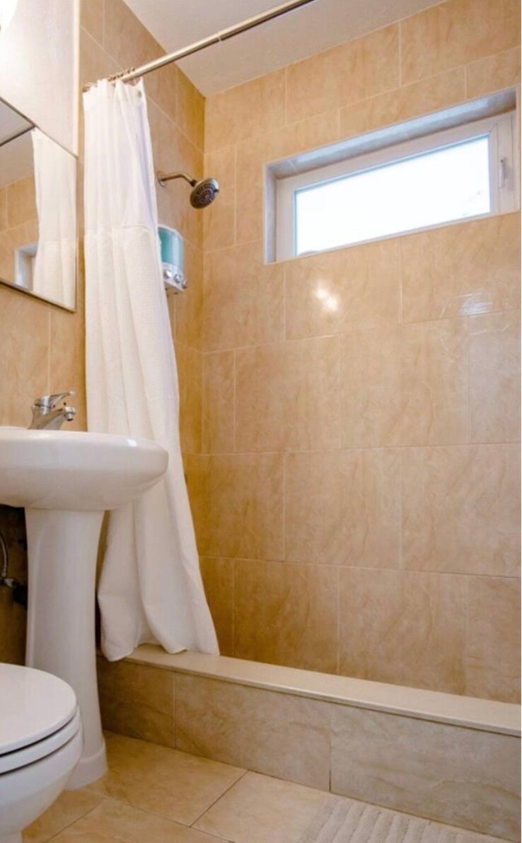 Building Photo - 2160 NW 18th Ter