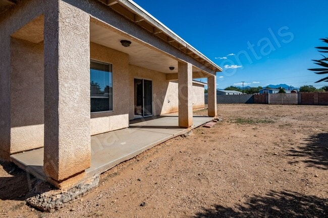 Building Photo - BEAUTIFUL CUL-DE-SAC HOME