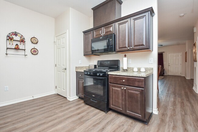 Building Photo - 205 De Koven St