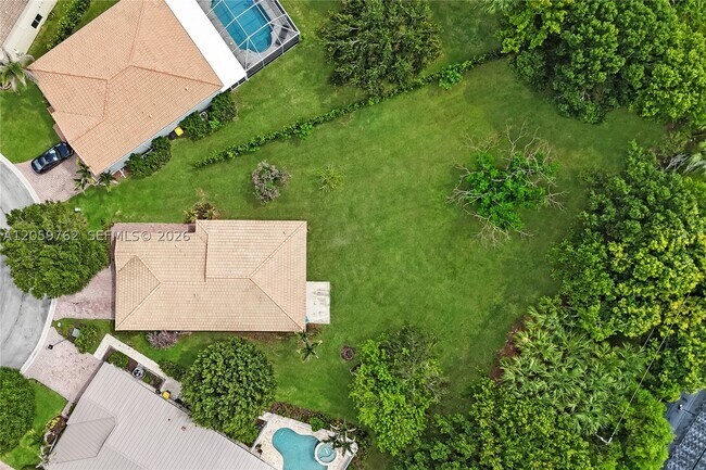 Building Photo - 5603 SE Graham Dr